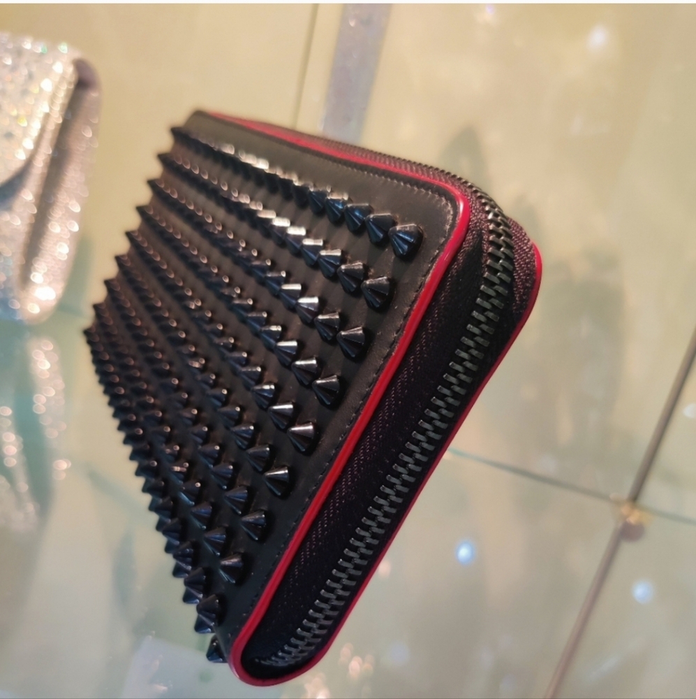 ✝️  LOUBOUTIN PANNETONE BLACK SPIKED LONG ZIP WALLET 🔥!!!Authentic!!!